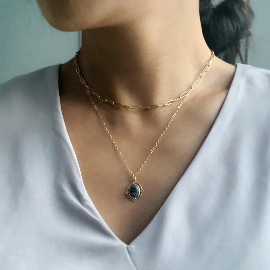 Astrophyllite Necklace Hips-sister 