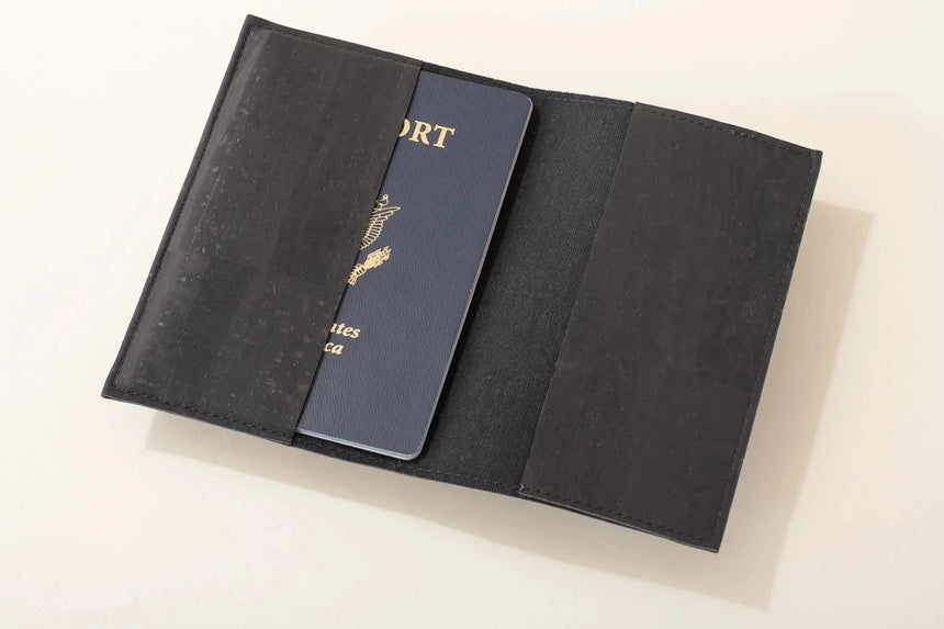 Wanderlust Passport Holder Hips-sister 